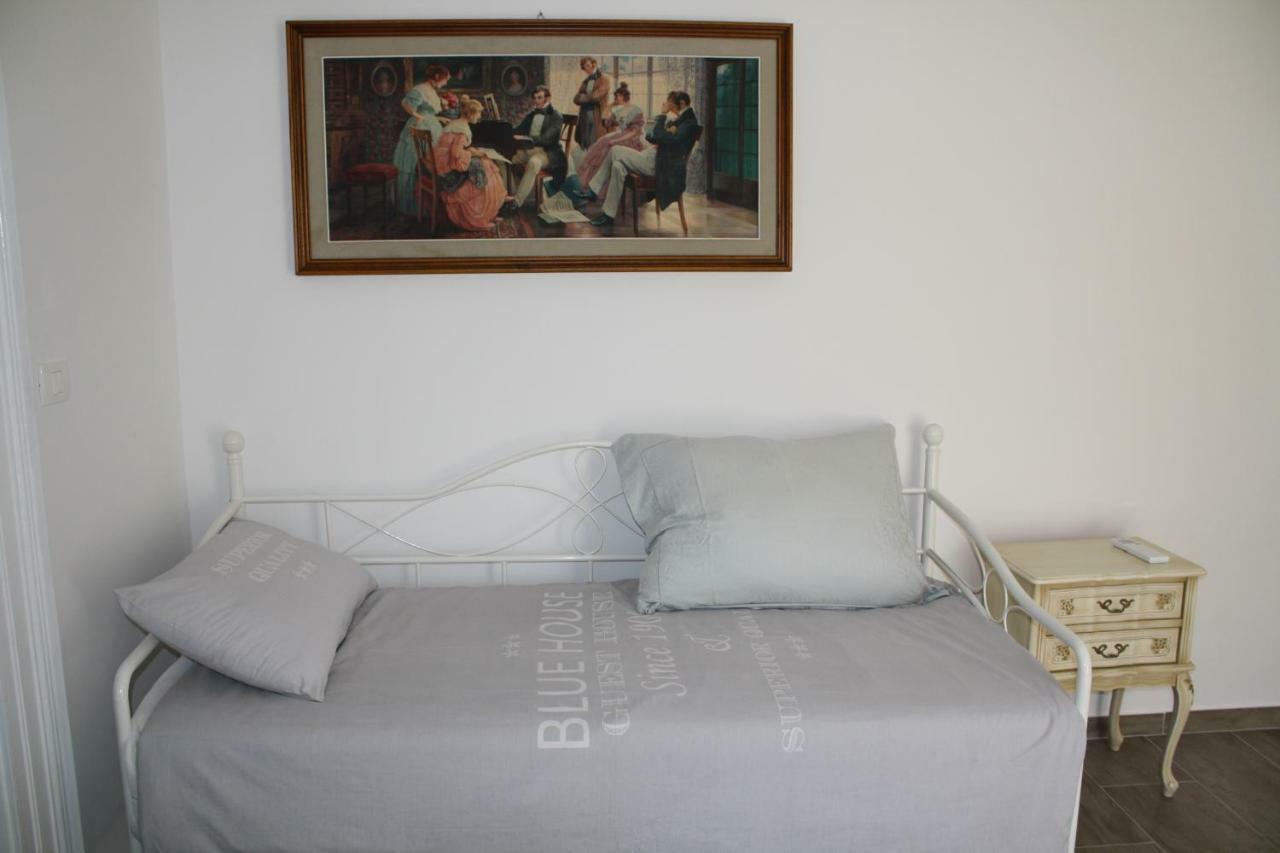 Apartments Villa Sandi Izola Bagian luar foto